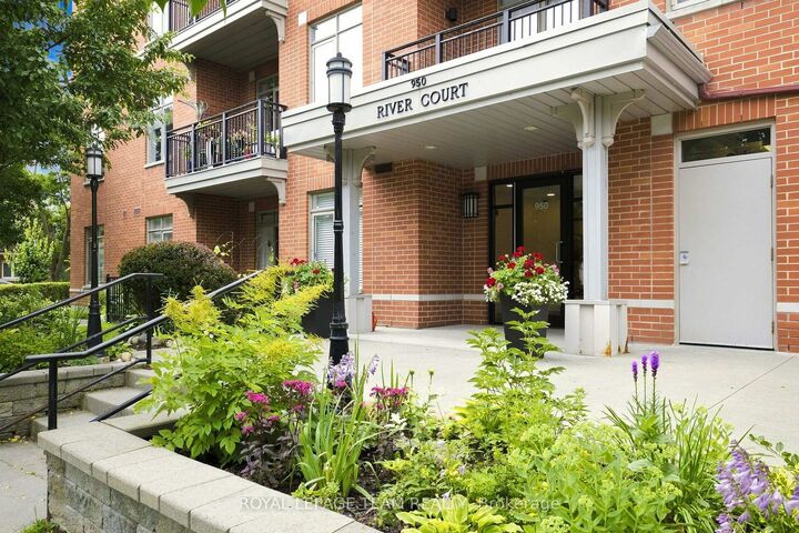 Property Photo:  950 Marguerite Avenue 212  ON K1K 3T8 