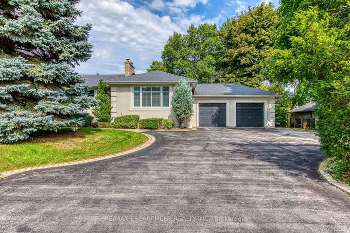 Property Photo:  281 Pinehurst Drive  ON L6J 4X2 