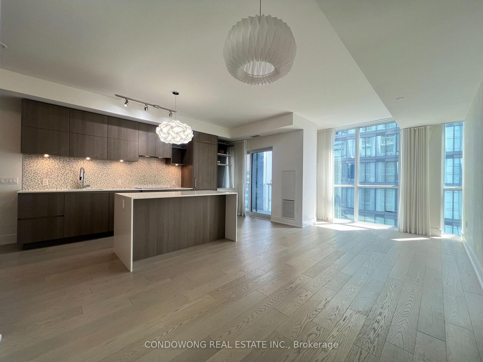Property Photo:  1 Yorkville Avenue 3801  ON M4W 0B1 
