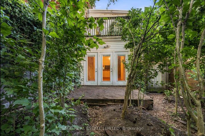 Property Photo:  16 Sackville Place  ON M4X 1A4 