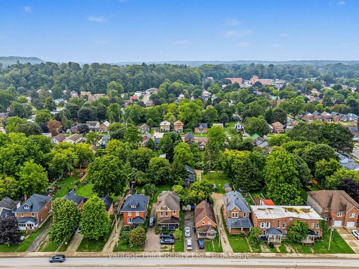 Property Photo:  1160 2nd Avenue W  ON N4K 4N2 