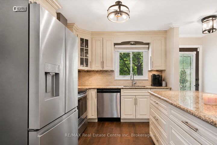 Property Photo:  369 West Acres Drive  ON N1H 7B3 