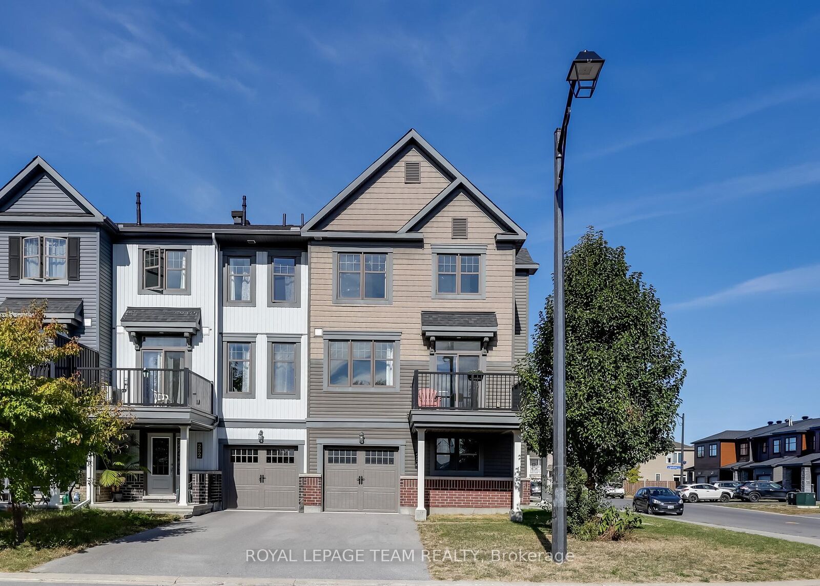 Property Photo:  254 Halyard Way  ON K2T 0L3 