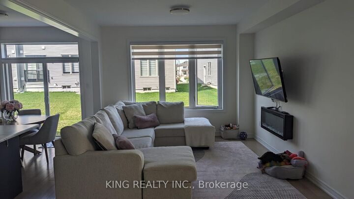 Property Photo:  721 Potawatomi Crescent  ON L9V 3Y4 