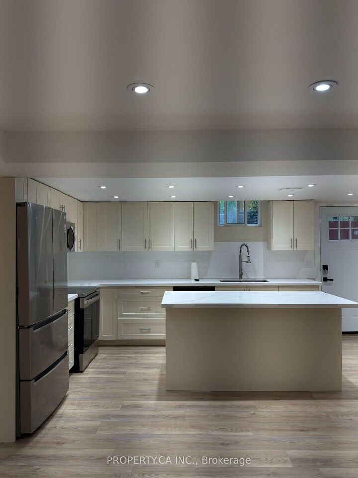 Property Photo:  746 Leslie Valley Drive Lower  ON L3Y 7J3 