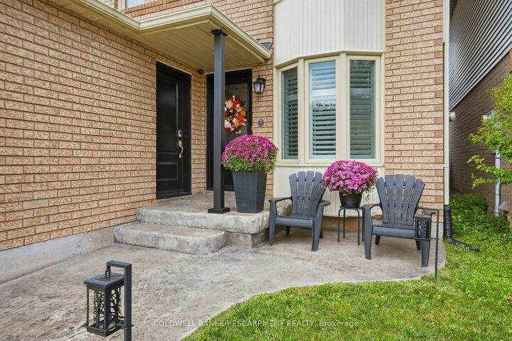 Photo de la propriété:  23 Lasby Lane  ON L7J 2W9 