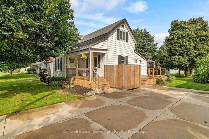 Property Photo: 154 Richmond Street ON N0M 1X0