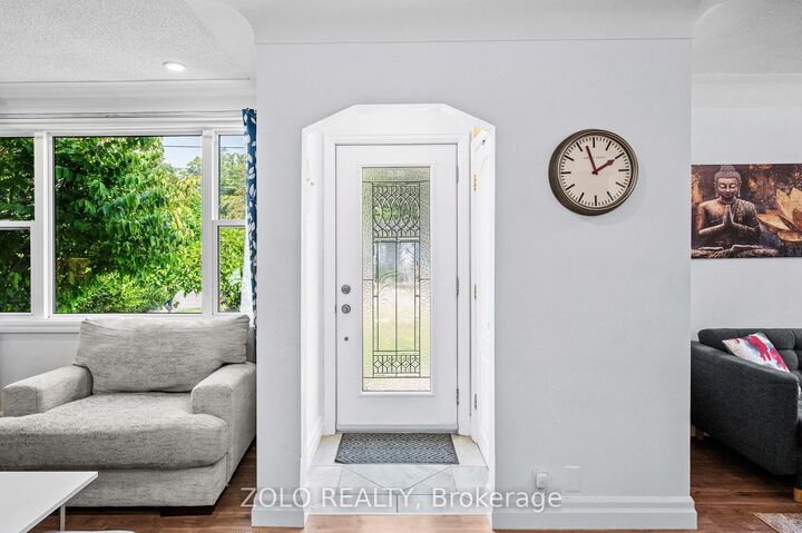 Property Photo:  442 Queen Mary Drive  ON L6K 3M1 