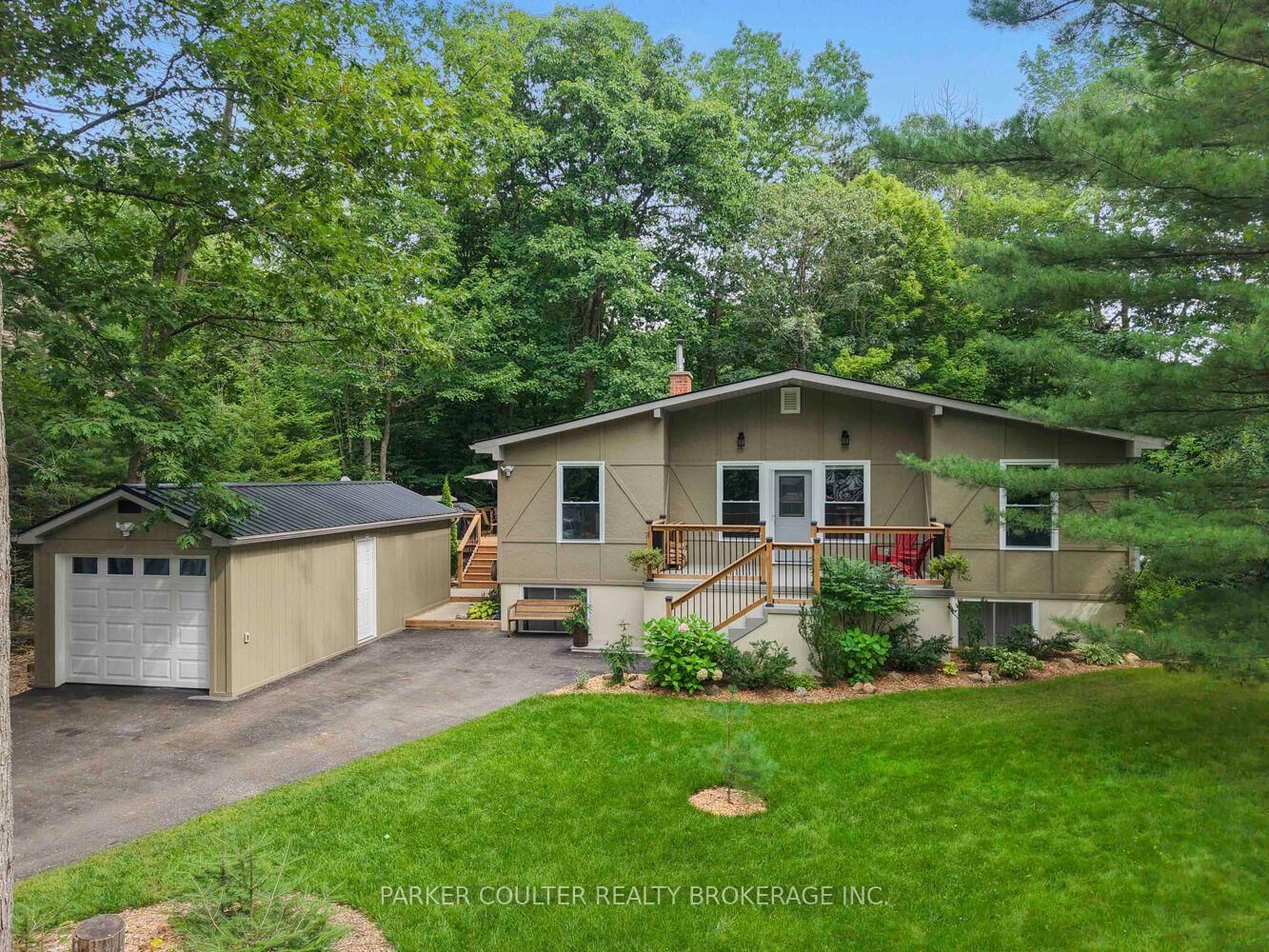 Property Photo: 11 Duquette Court ON L9M 0H3