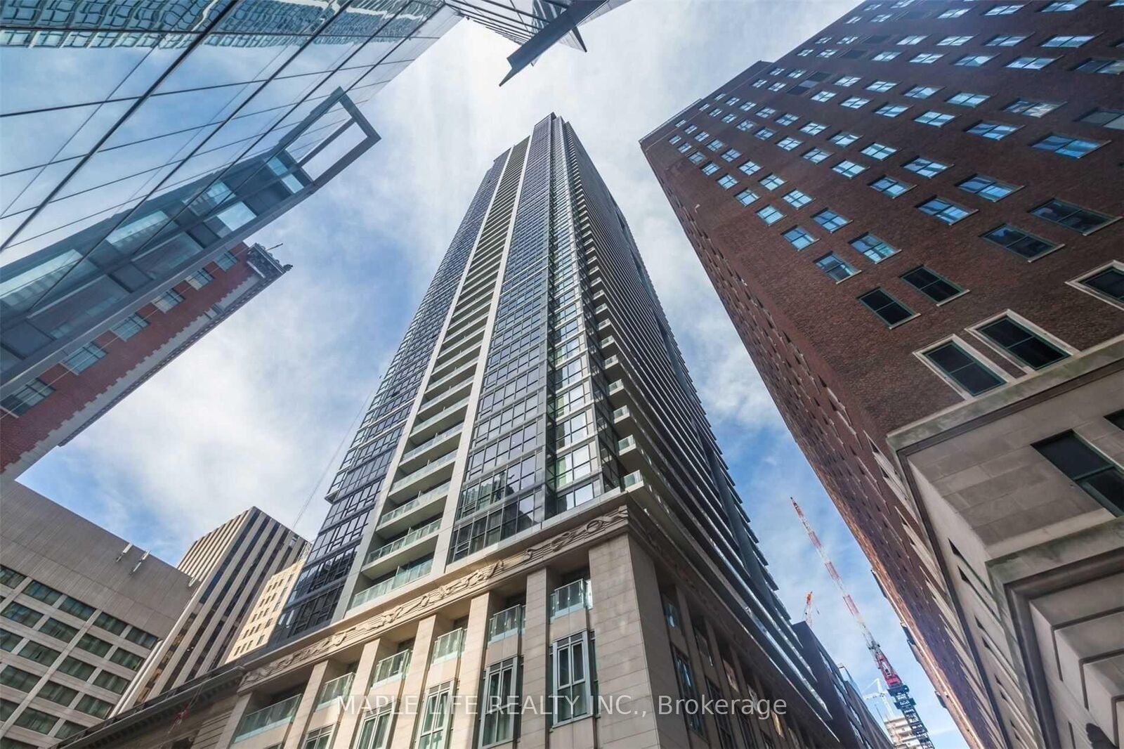 Property Photo:  70 Temperance Street 1707  ON M5H 0B1 