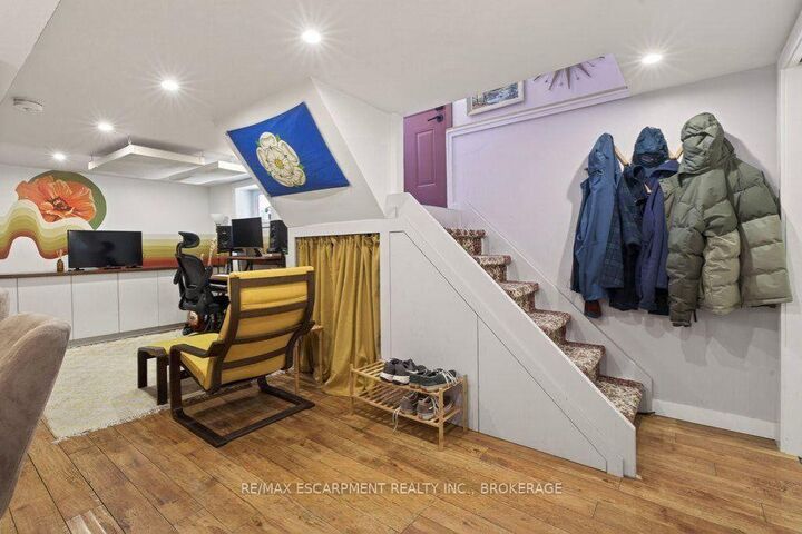 Property Photo:  269 Stinson Crescent Lower  ON L8N 1T6 