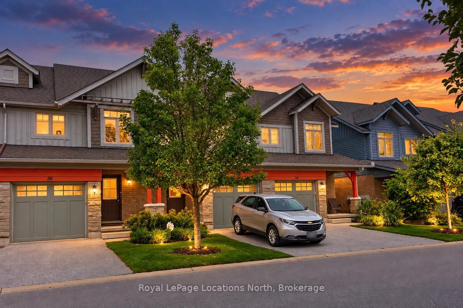 Property Photo:  38 Silver Glen Boulevard  ON L9Y 0G9 