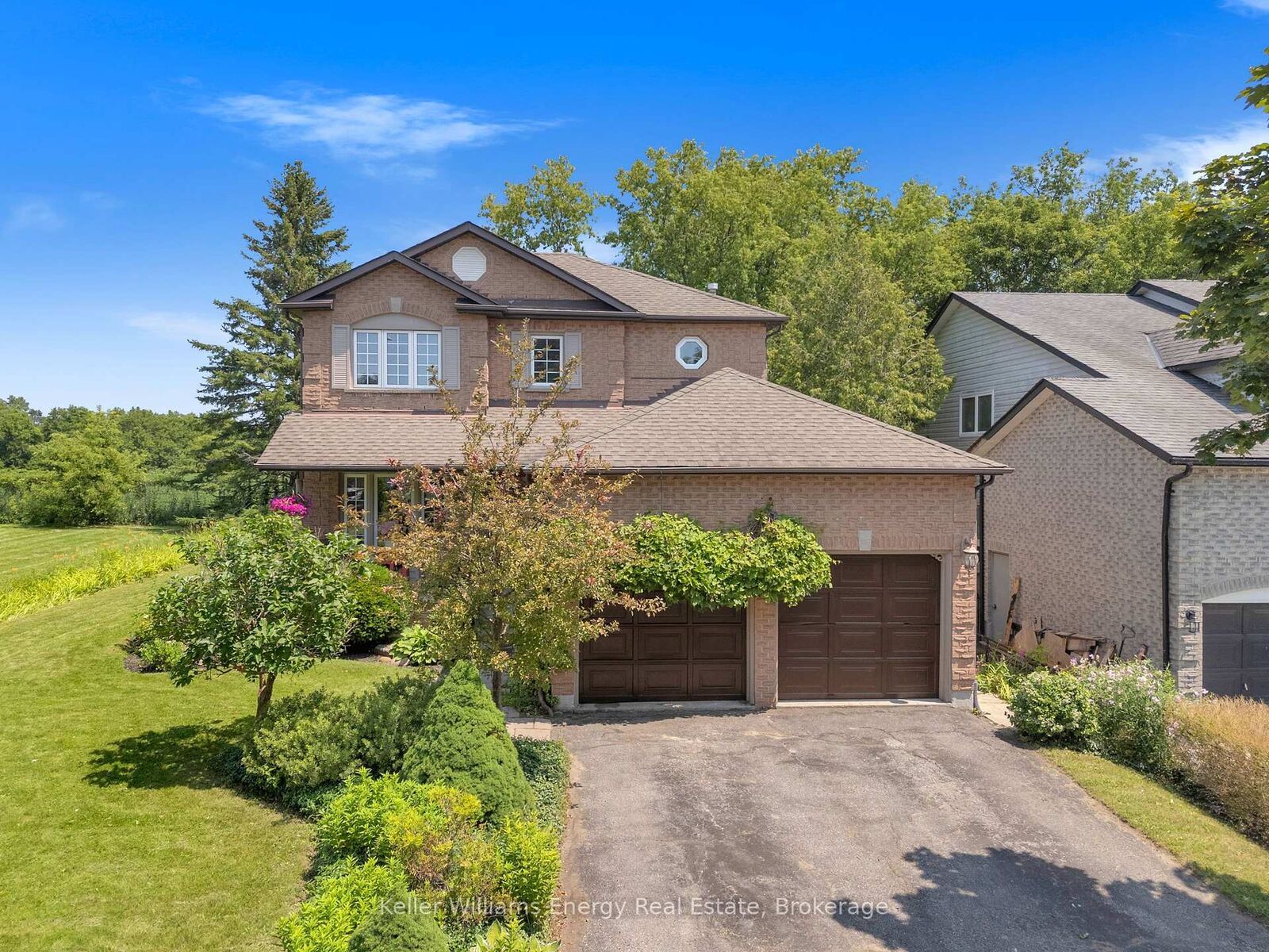 Property Photo:  276 Andrew Street  ON L1B 1K3 
