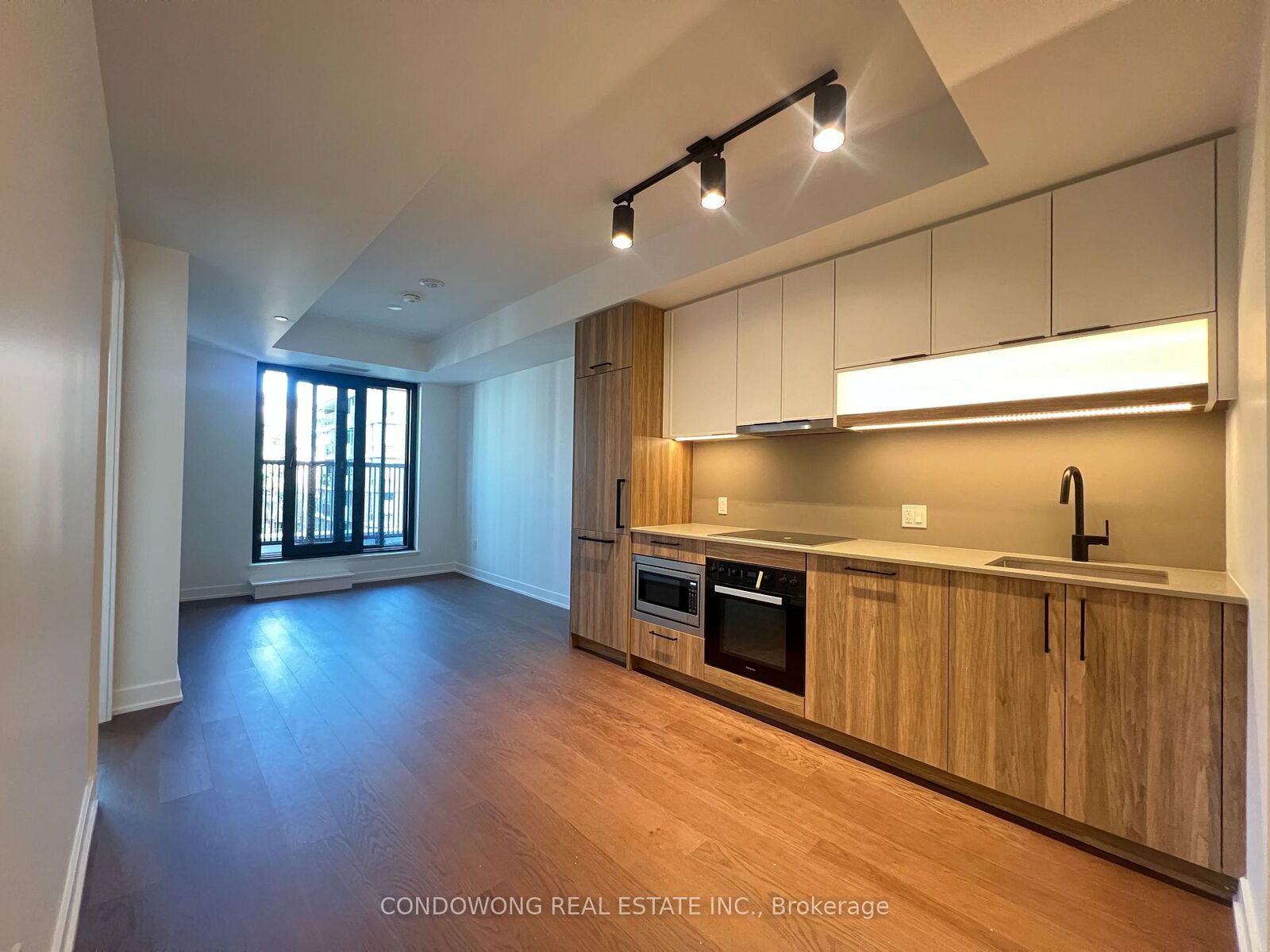 Property Photo:  91 Montclair Avenue 2009  ON M5P 0B1 