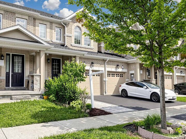 Property Photo:  24 Pennycross Crescent  ON L7A 4M1 