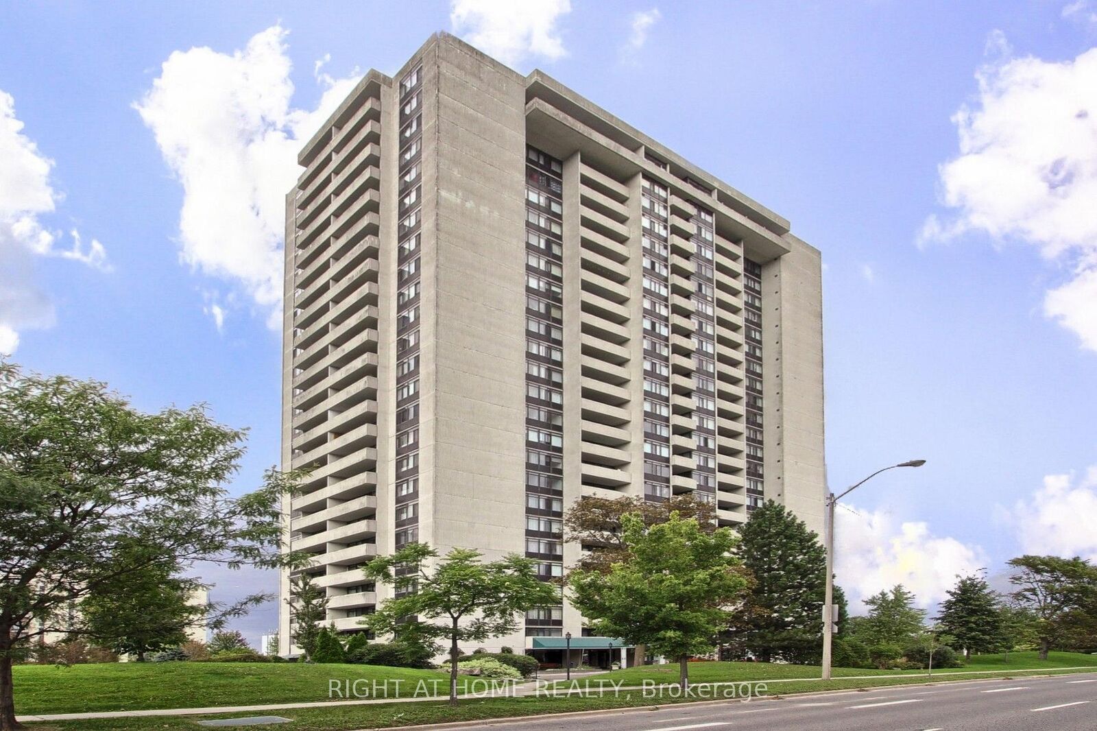Property Photo:  3300 Don Mills Road 1006  ON M2J 4X7 