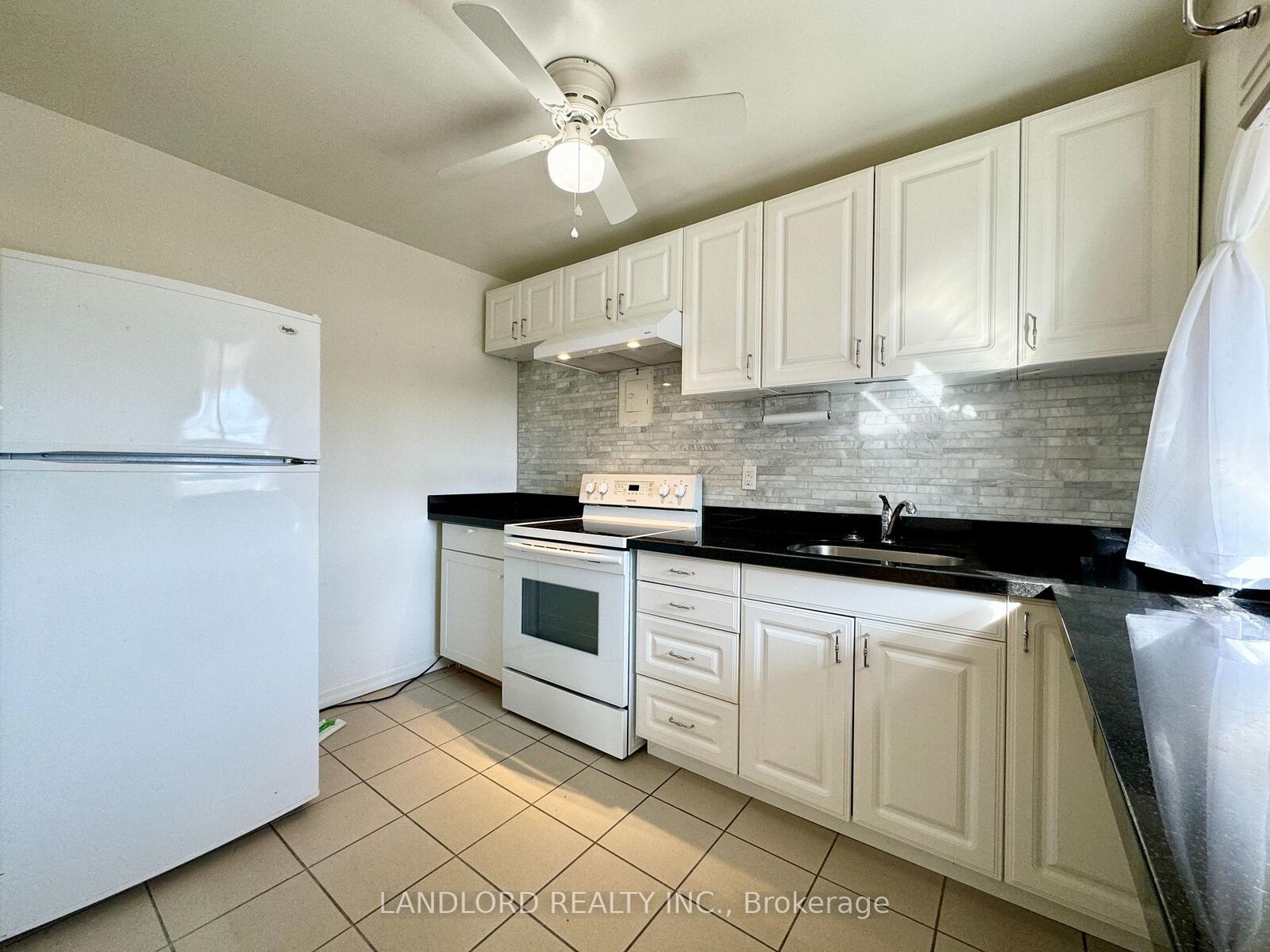 Property Photo:  2696 Lake Shore Boulevard W 11  ON M8V 1G8 