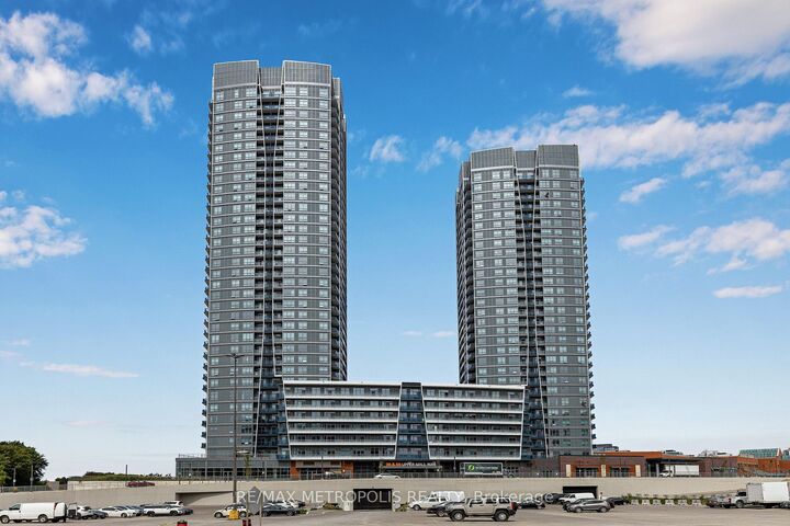 Property Photo:  30 Upper Mall Way 2504  ON L4J 0L7 
