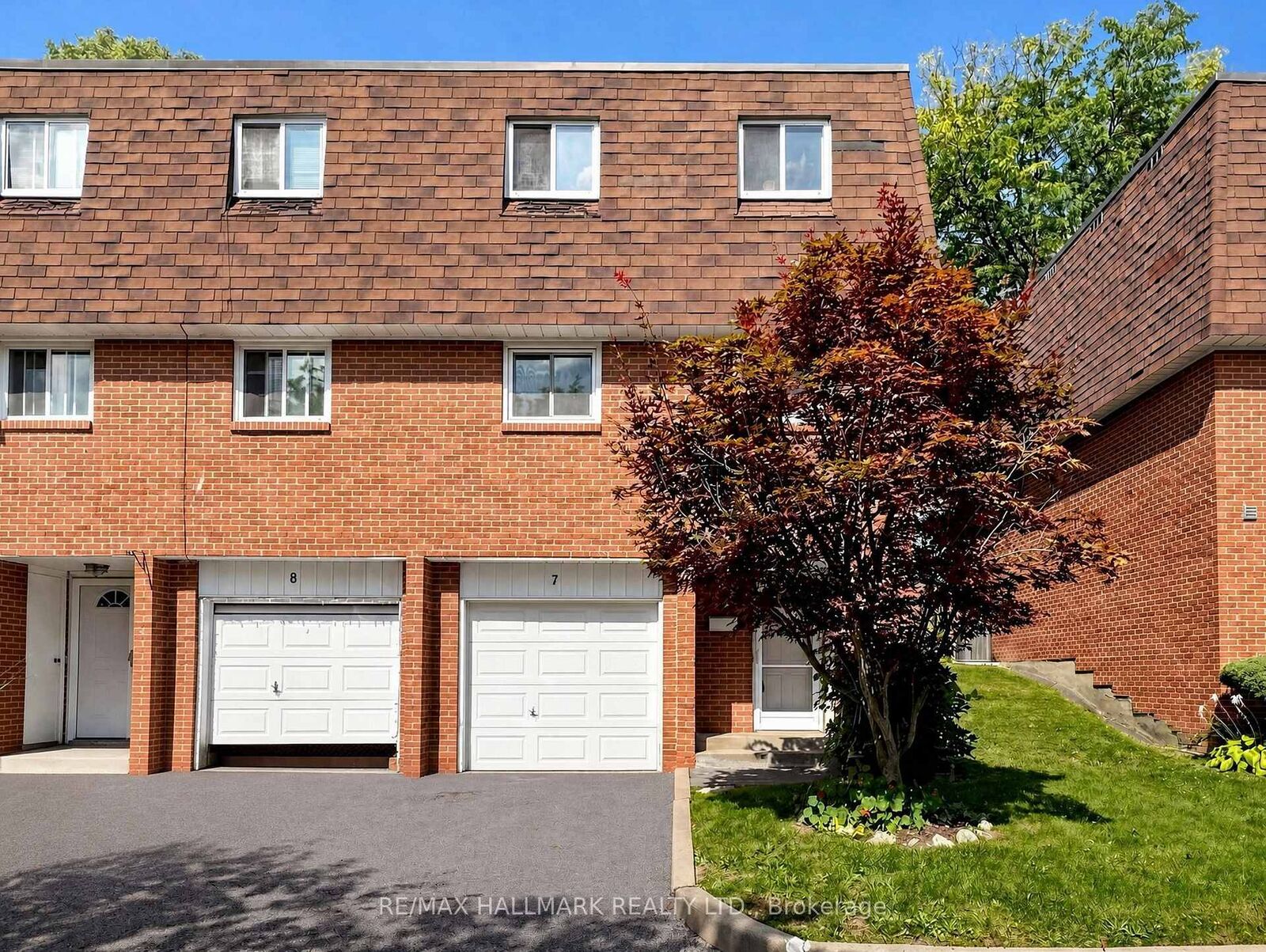 Property Photo:  144 Henderson Avenue 7  ON L3T 2L5 