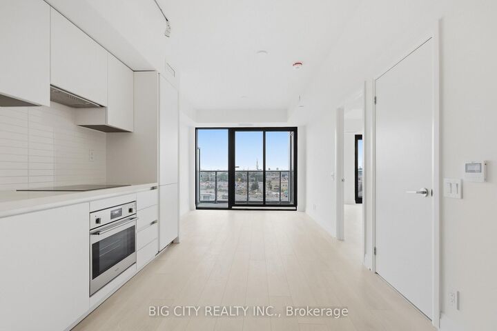 Property Photo:  25 Frederick Todd Way 701  ON M4G 0E8 
