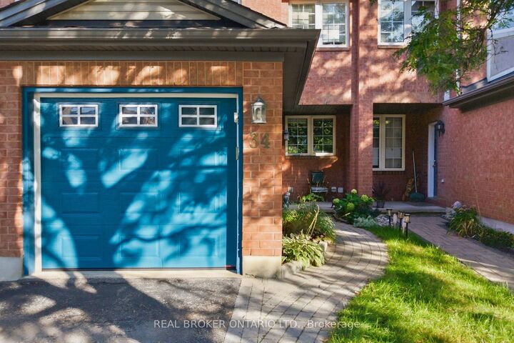 Property Photo:  34 Scout Street  ON K2C 4B9 