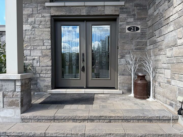 Property Photo:  21 Sugarbush Street  ON P1C 0A4 