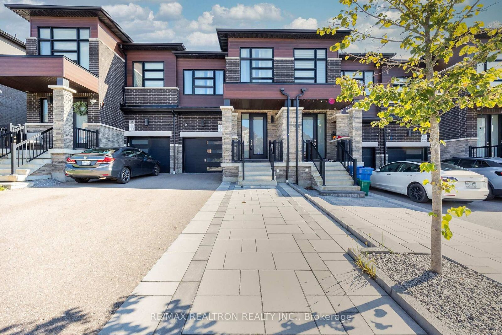 Property Photo:  31 Fallharvest Way  ON L4A 4V8 
