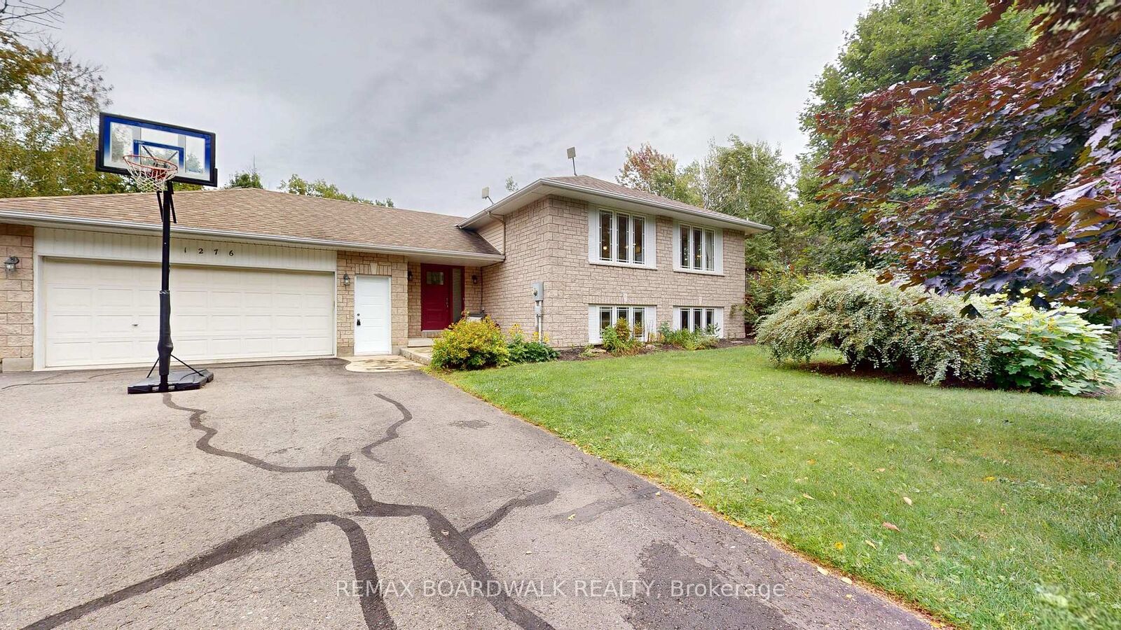 Property Photo: 1276 Lori Elizabeth Street ON K0C 2K0