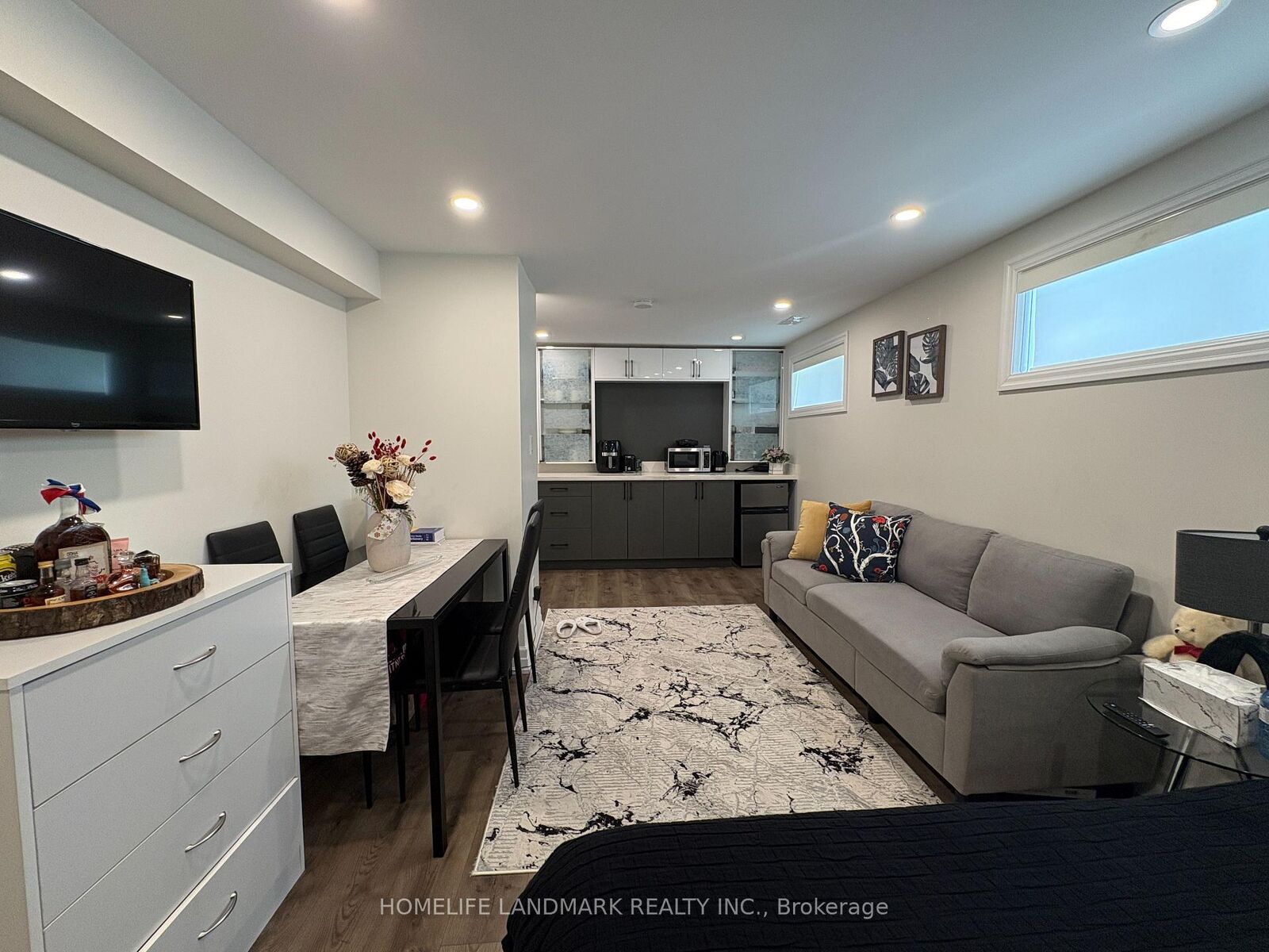 Property Photo: 345 Palmer Avenue Bsmt Studio ON L4C 1P5