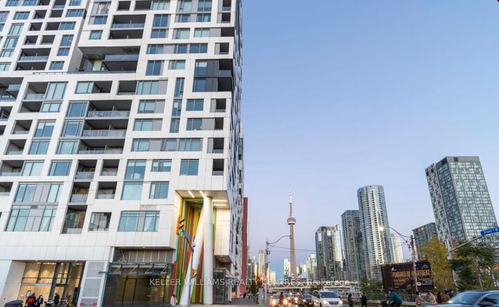 Property Photo:  27 Bathurst Street 712  ON M5V 0R1 