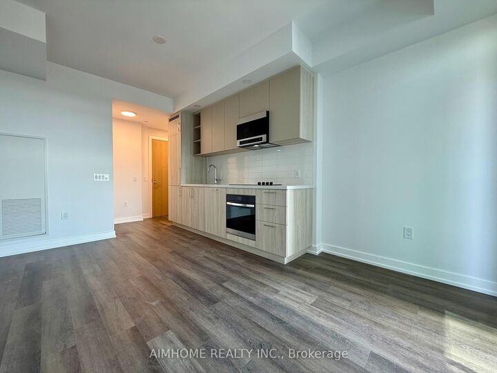 Property Photo:  5 Meadowdale Road 1106  ON L4K 0C7 