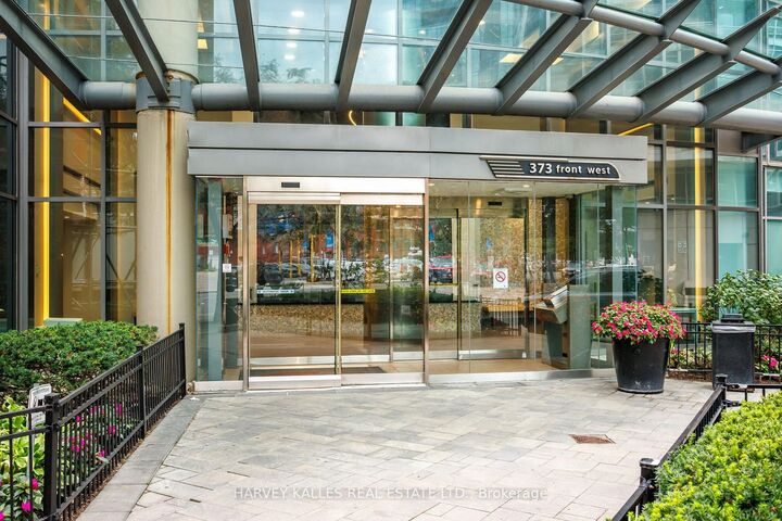 Property Photo:  373 Front Street W 2803  ON M5V 3R7 