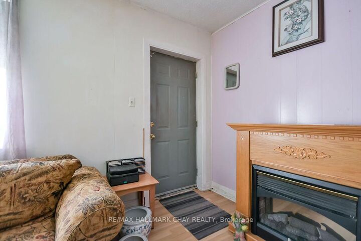 Property Photo:  168 Anne Street S  ON L4N 2E5 
