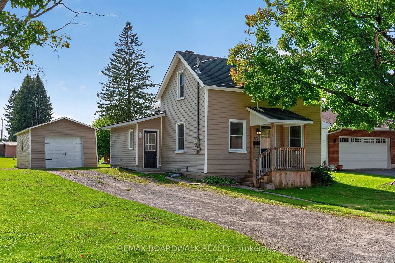 Property Photo:  170 Poole Street  ON K7S 1J2 