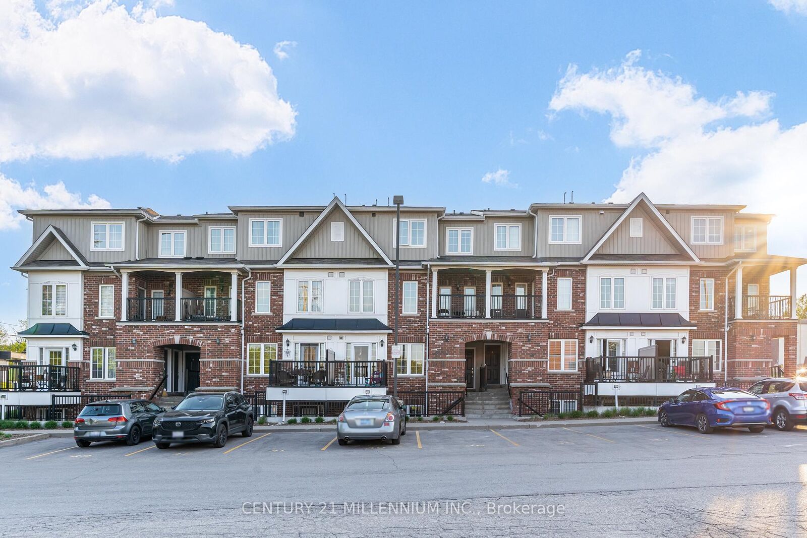 Property Photo:  5 Armstrong Street 9  ON L9W 0C5 