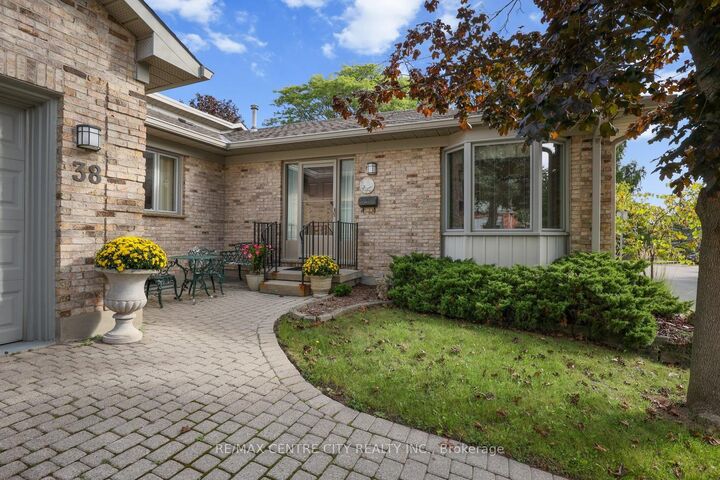 Property Photo:  14 Doon Drive 38  ON N5X 3P1 
