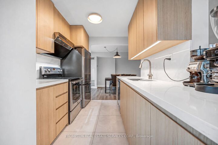 Property Photo: 1 Hycrest Avenue 210 ON M2N 6V8