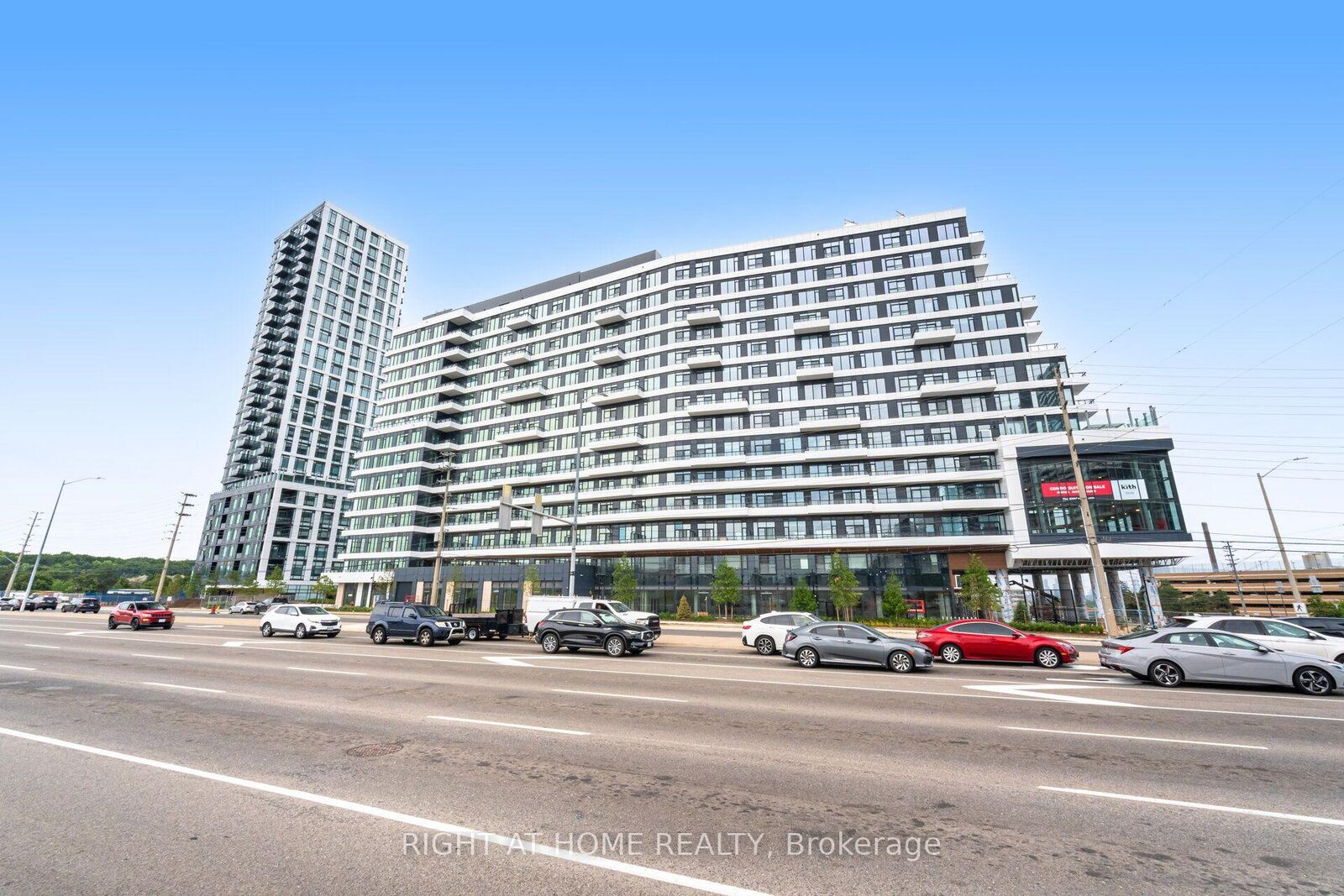 Property Photo:  2485 Eglinton Avenue W 1401  ON L5M 2T1 