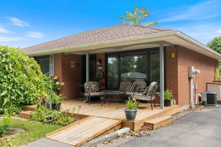 Property Photo:  31 Garden Street  ON N3Y 4N3 