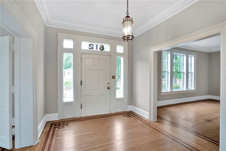 Property Photo: 812 W Whitner Street SC 29624