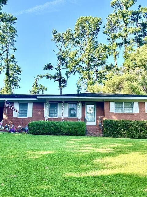 Property Photo:  502 Roberts St  GA 31601 