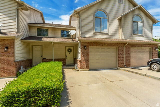 Property Photo: 1137 E Holmes Creek Ln UT 84041