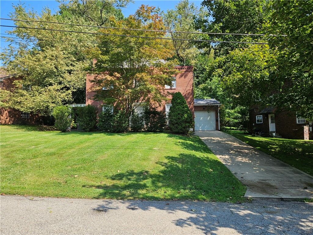 Property Photo: 2351 Collins Rd PA 15235