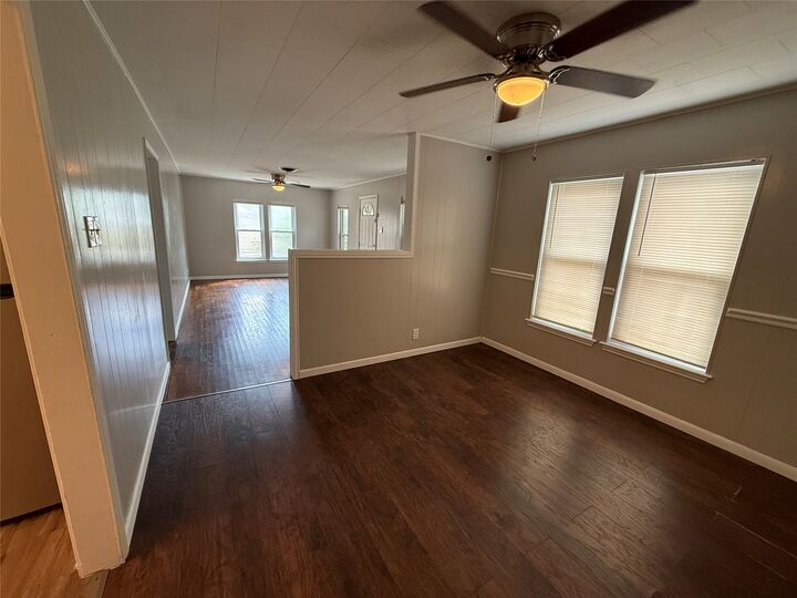 Property Photo:  607 N Main Street  TX 78611 