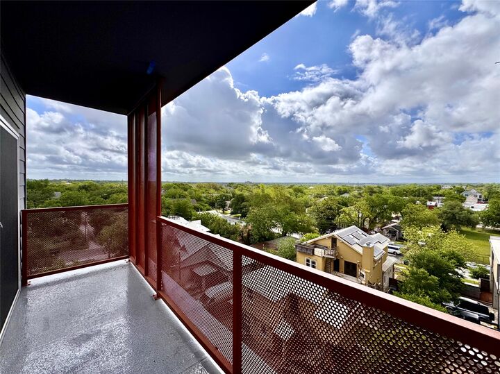 Property Photo:  1309 Chicon Street 507  TX 78702 