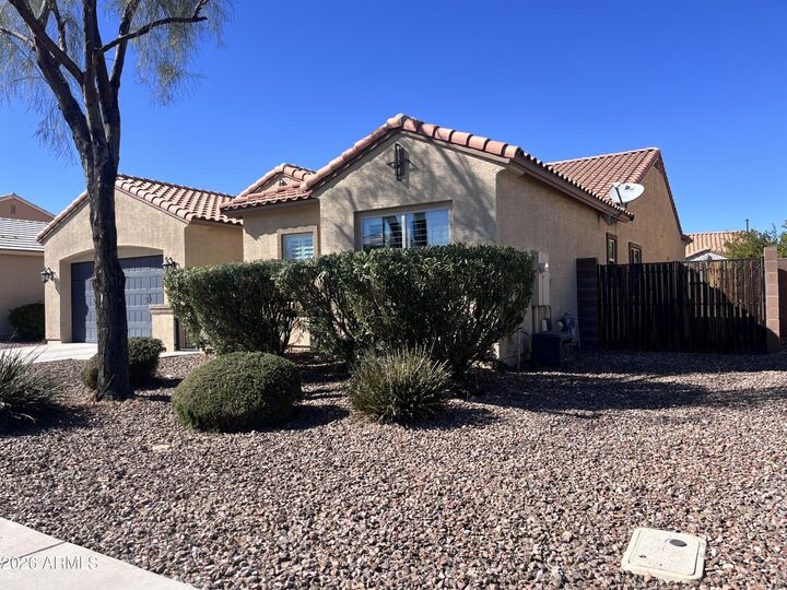Property Photo:  2208 E Indian Wells Drive  AZ 85298 