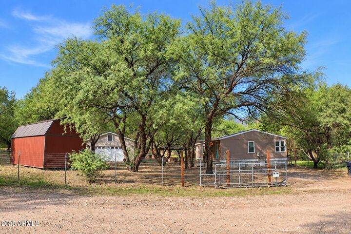 Property Photo:  6310 S Desert Dawn Road  AZ 86322 