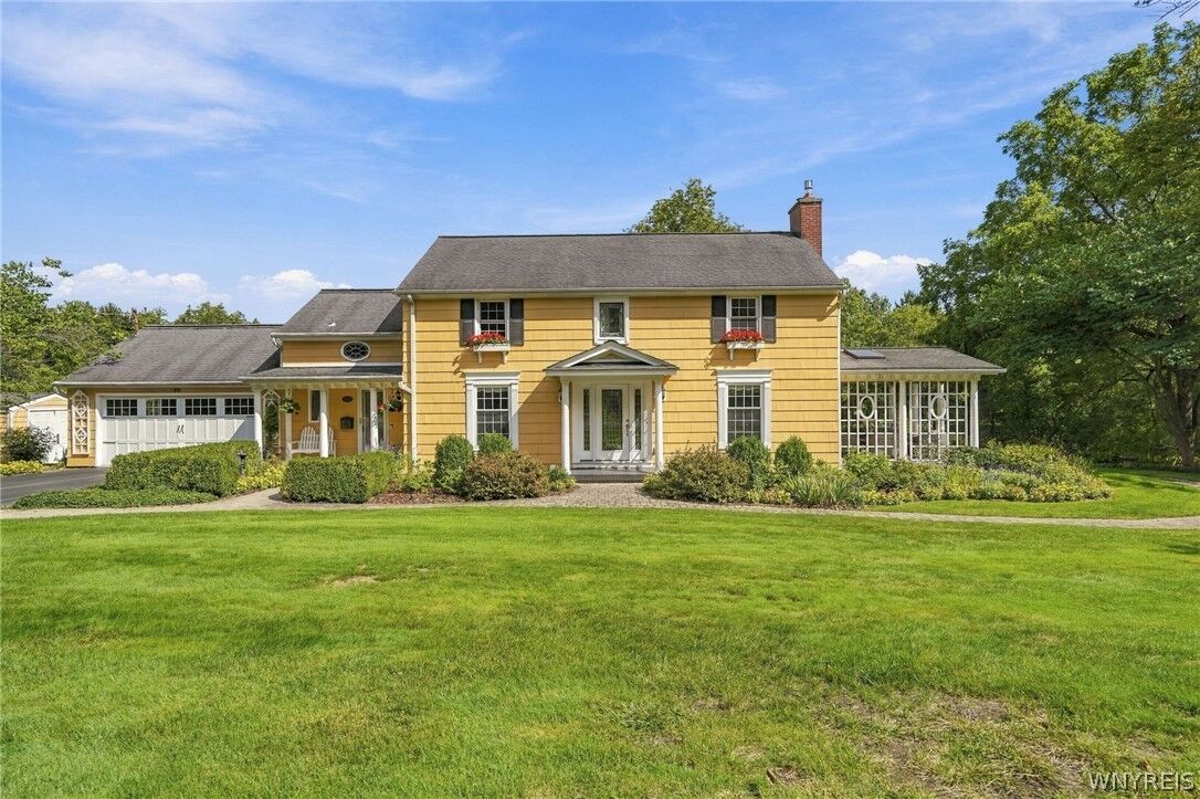 Property Photo:  55 Orchard Terrace  NY 14127 