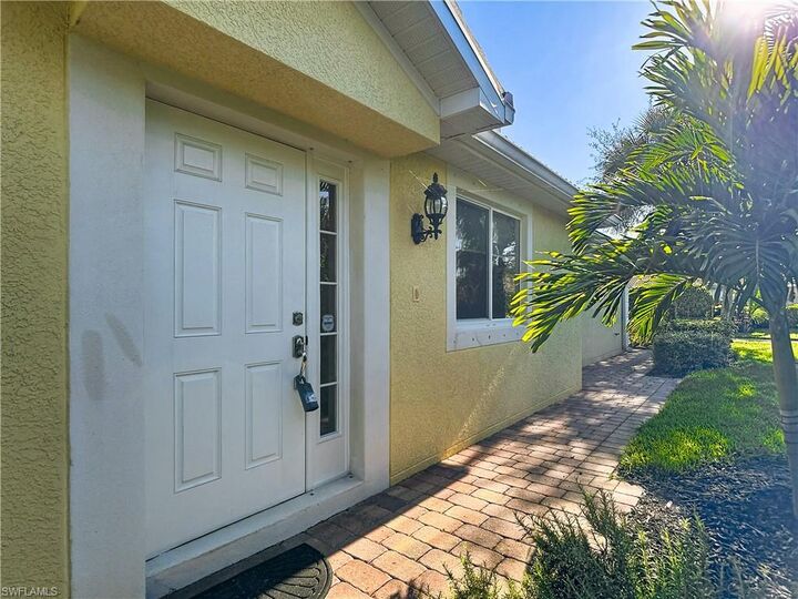 Property Photo:  8677 Erice Ct  FL 34114 