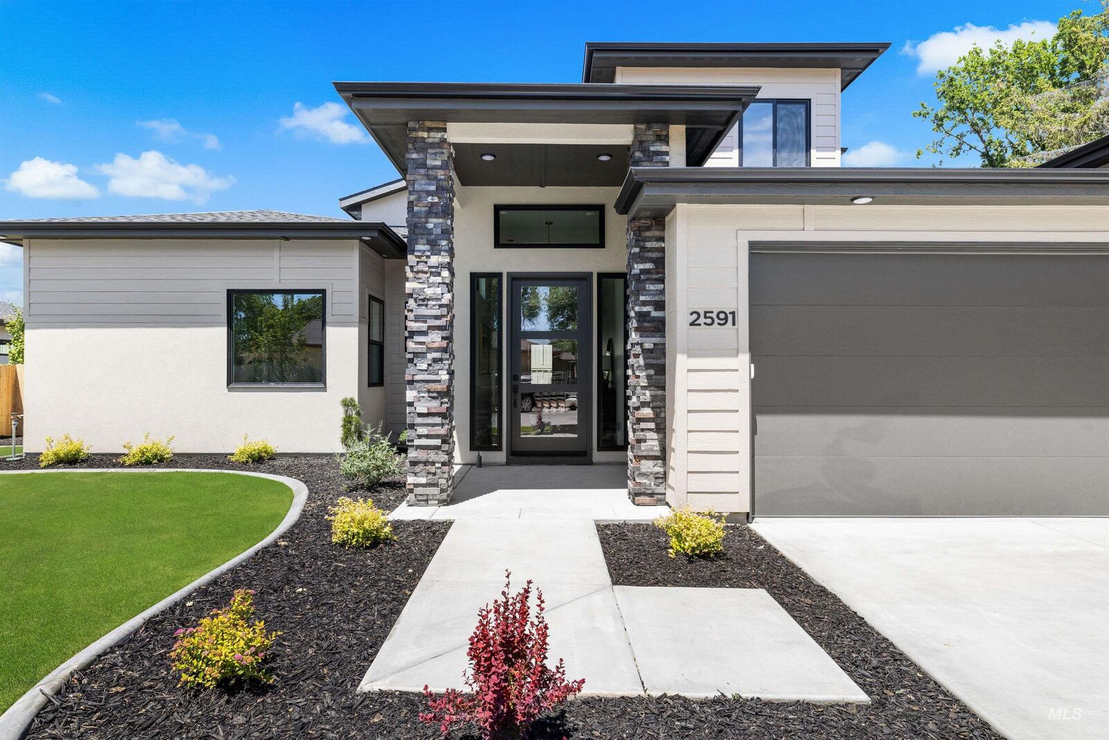 Property Photo:  2591 S Greenwood Circle  ID 83706 